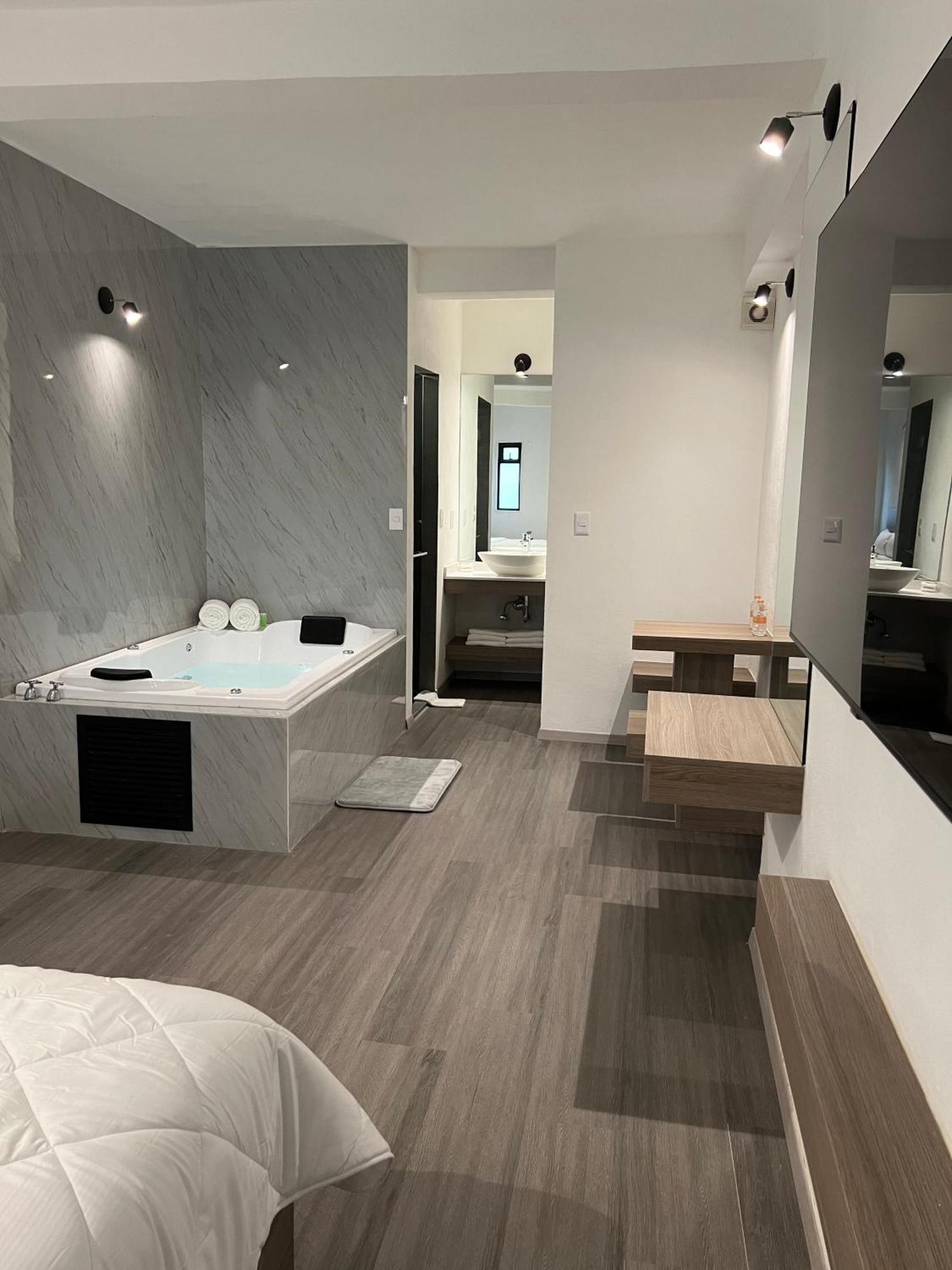 Hotel Blanco Pachuca Eksteriør bilde